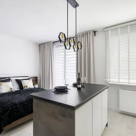 Good Time アパート ワルシャワ