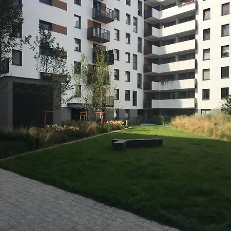 Good Time アパート ワルシャワ